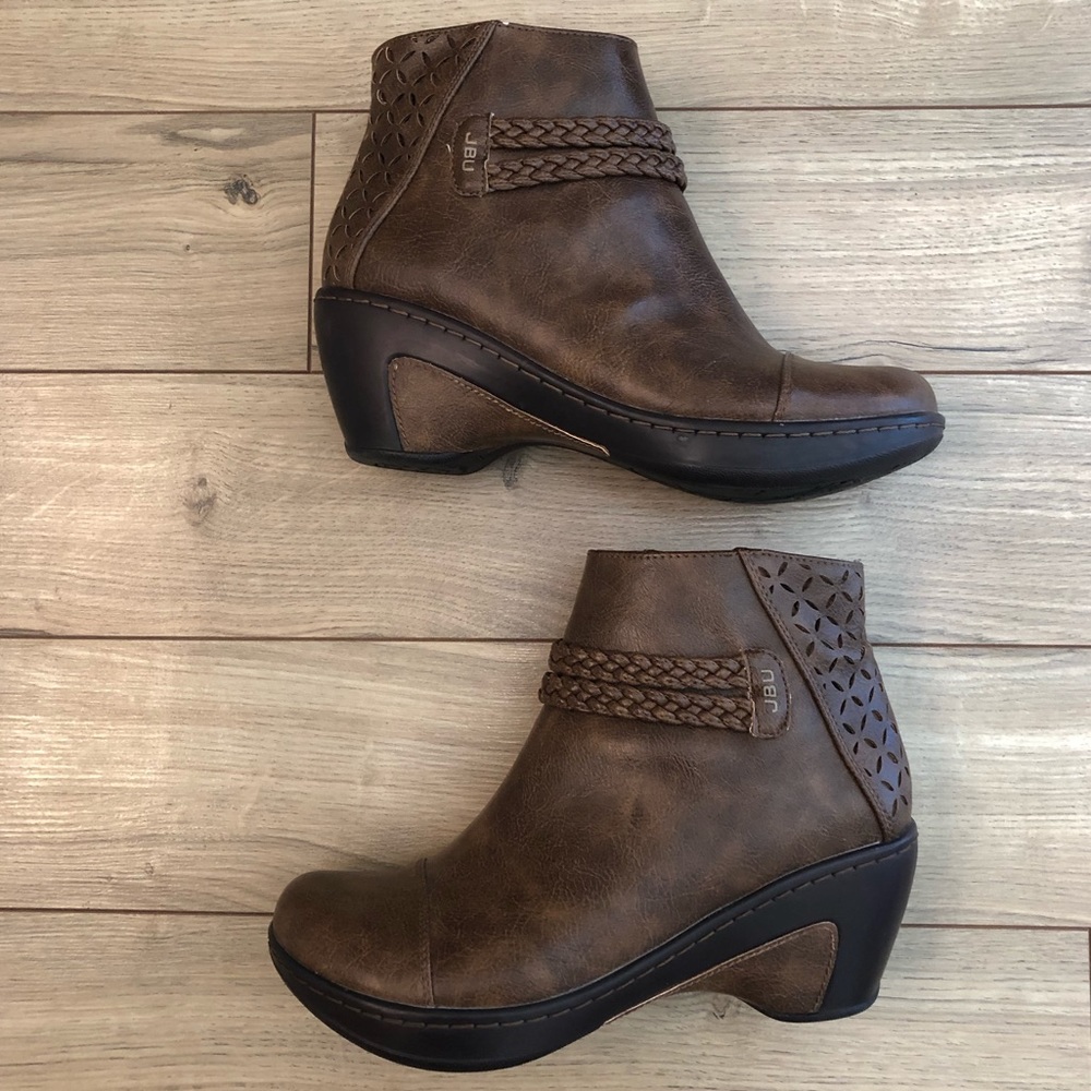 Women’s JBU by Jambu Cabernet Brown Vegan Leather Ankle boot size 8.5